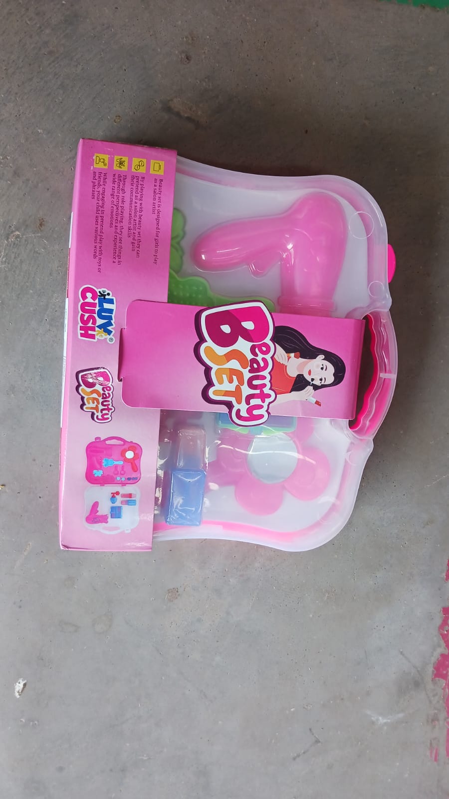 Briefcase Beauty toy, Beauty Set with (Approx 22 Pcs Set) Briefcase Beauty toy, Beauty Set with (Approx 22 Pcs Set)